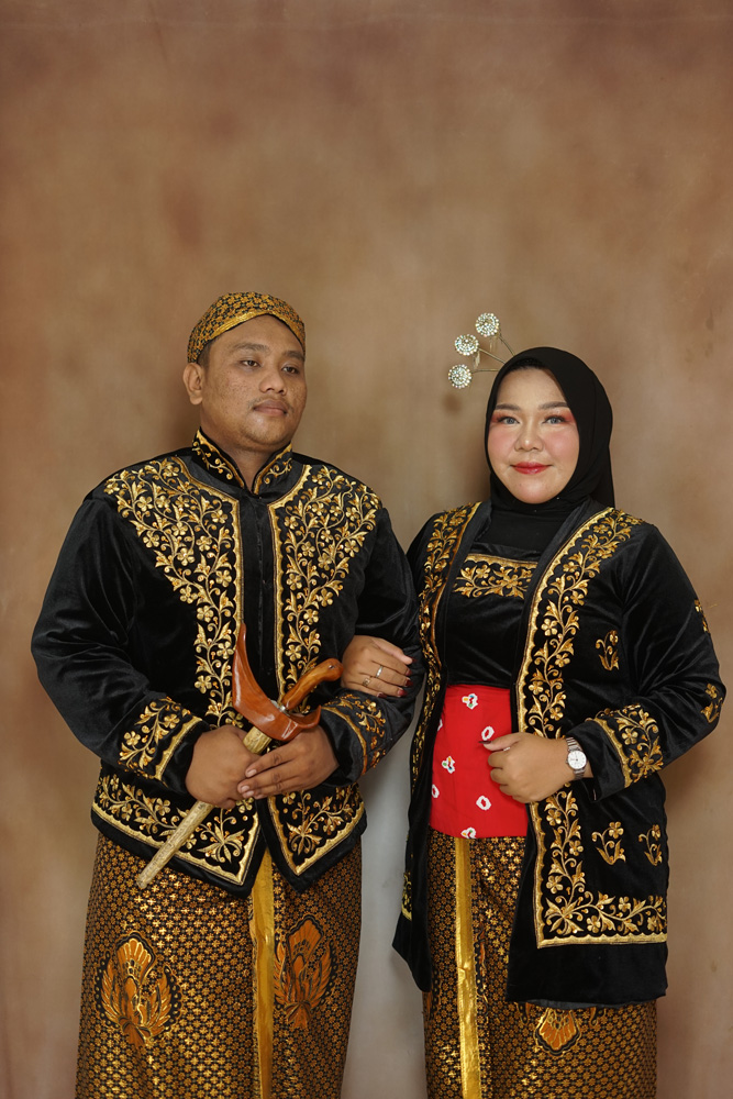 Arya & Norma 4